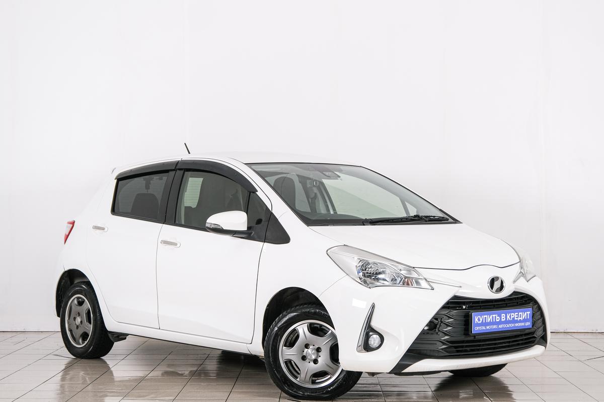 Хетчбэк Toyota Vitz 2017 года, 899000 рублей, Красноярск