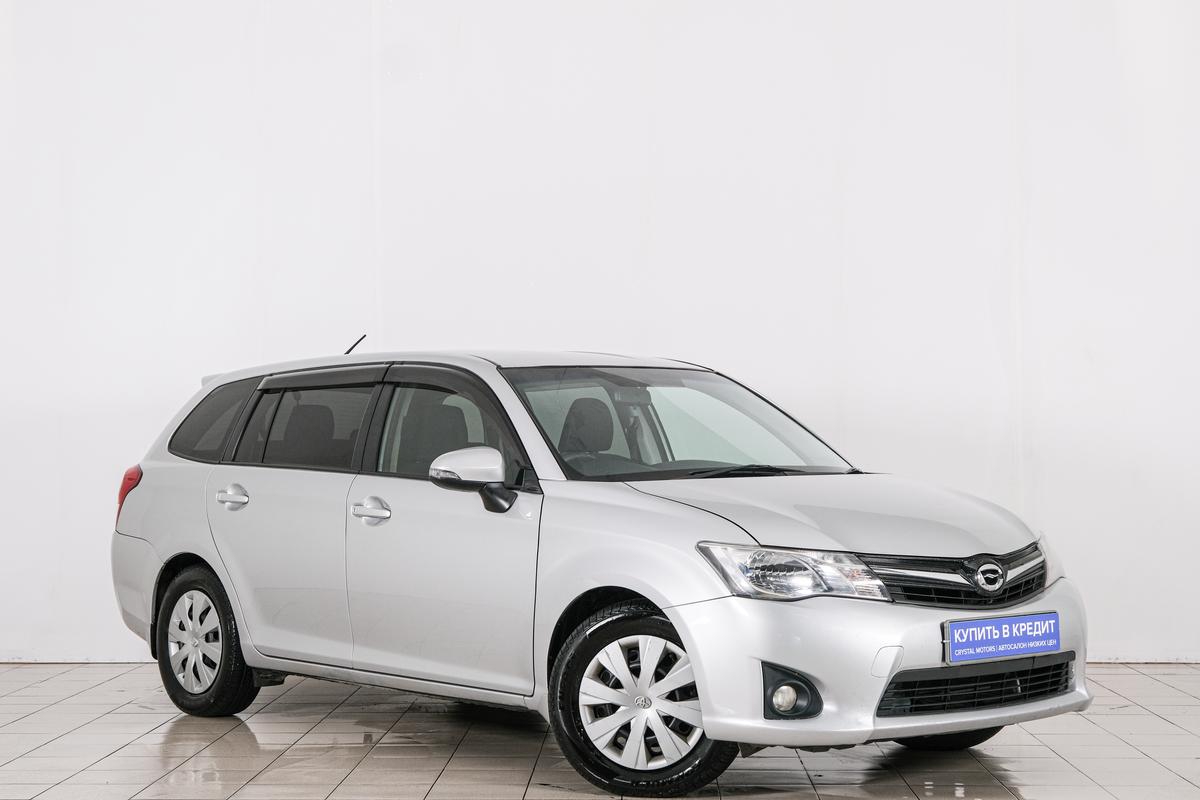 Универсал Toyota Corolla Fielder 2012 года, 999000 рублей, Красноярск