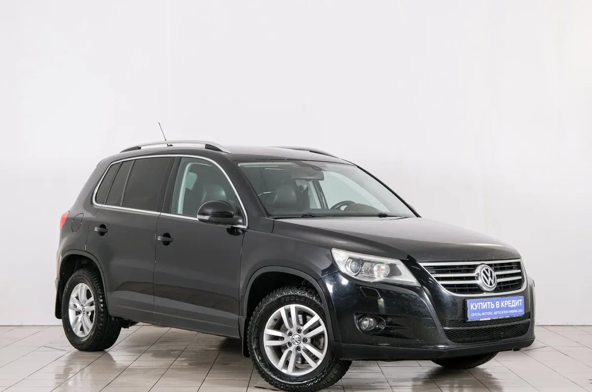 Внедорожник Volkswagen Tiguan 2011 года, 1389000 рублей, Красноярск
