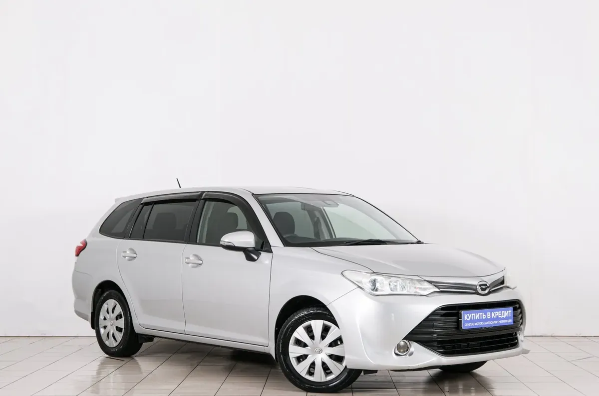Универсал Toyota Corolla Fielder 2017 года, 1469000 рублей, Красноярск
