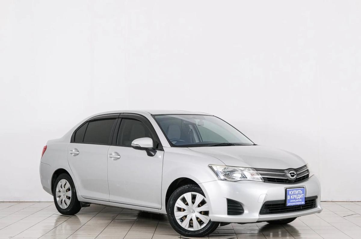 Седан Toyota Corolla Axio 2013 года, 1039000 рублей, Красноярск