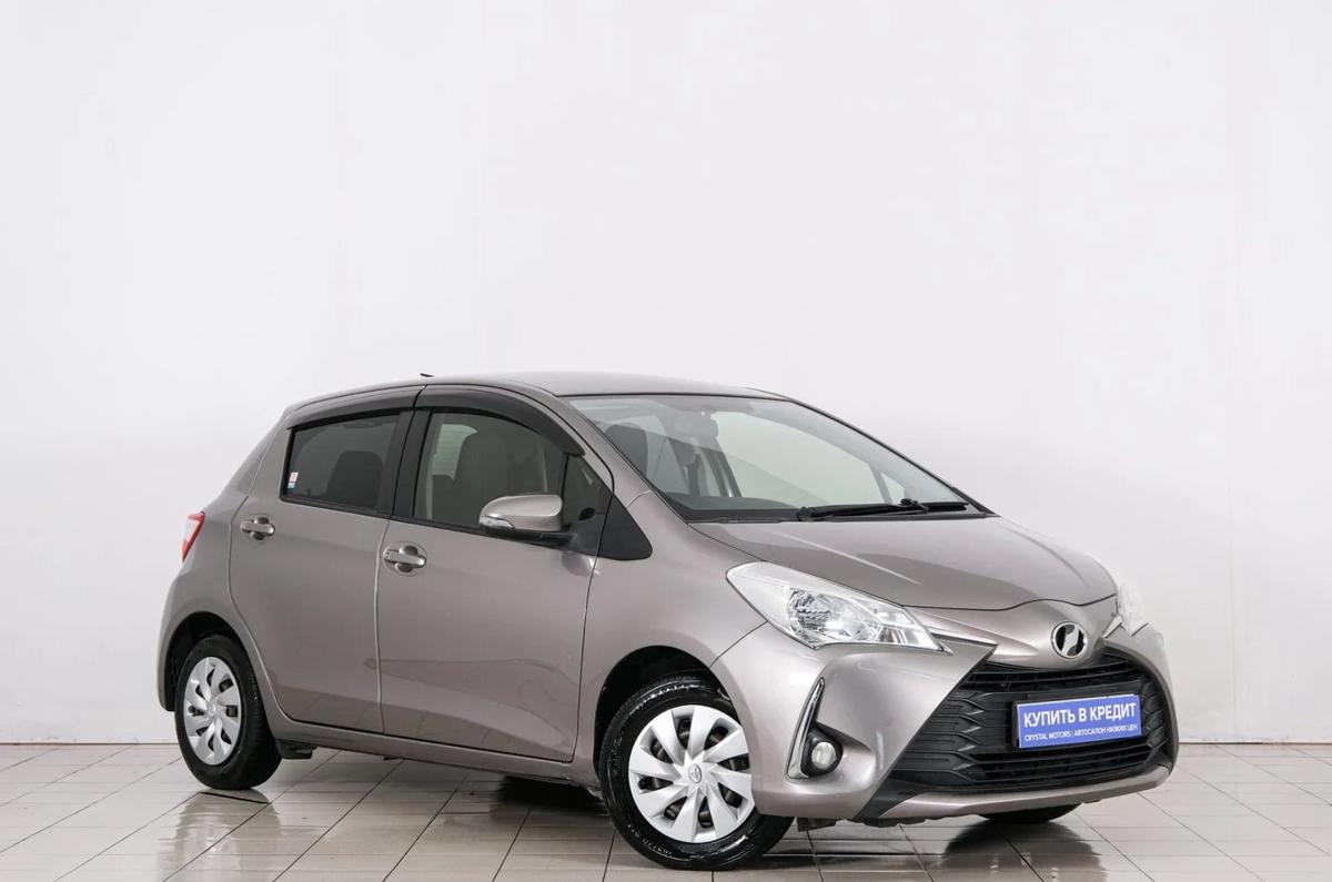 Хетчбэк Toyota Vitz 2018 года, 899000 рублей, Красноярск