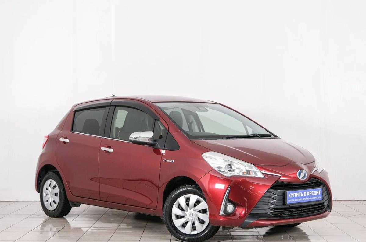 Хетчбэк Toyota Vitz 2017 года, 979000 рублей, Красноярск