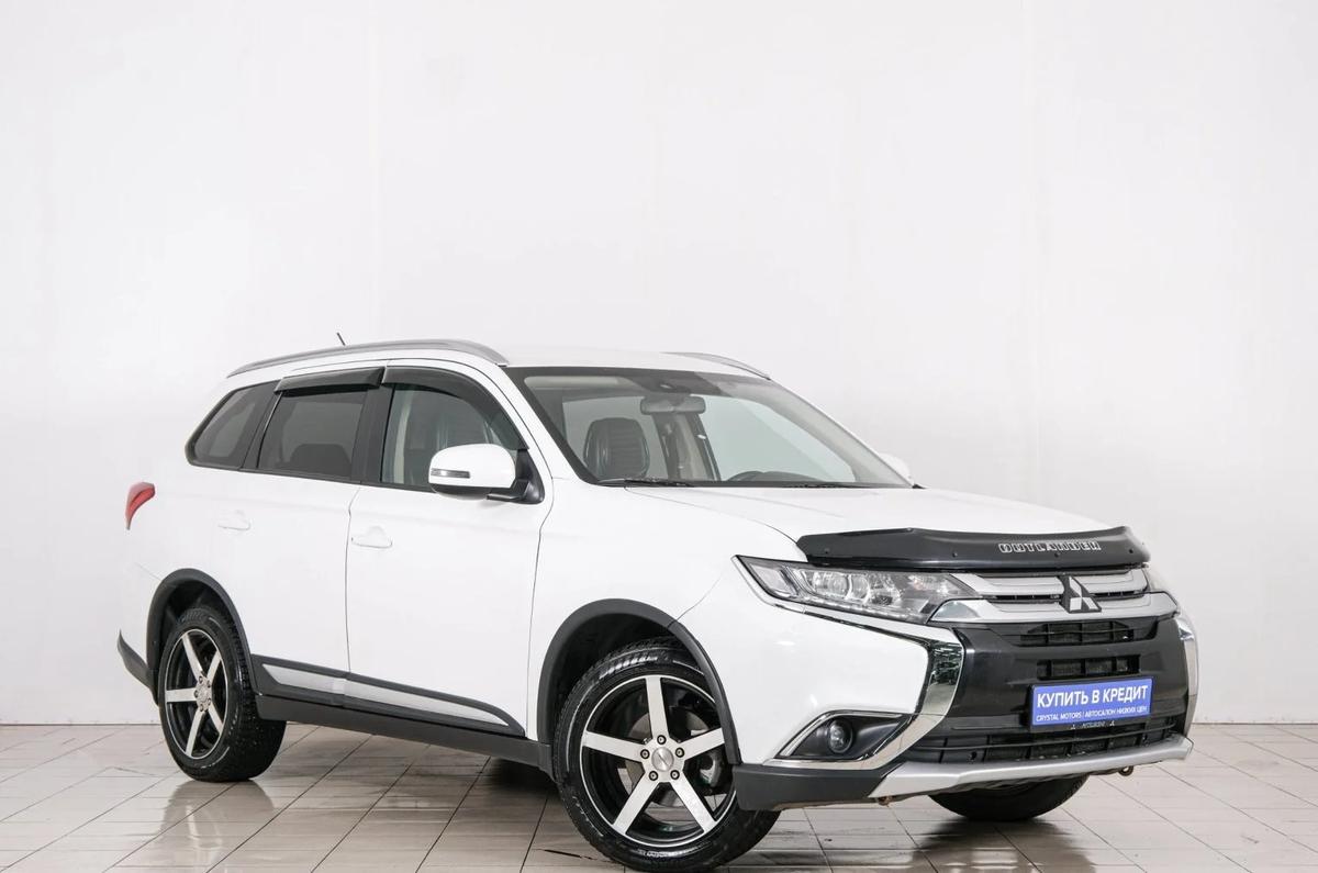 Внедорожник Mitsubishi Outlander 2015 года, 1999000 рублей, Красноярск