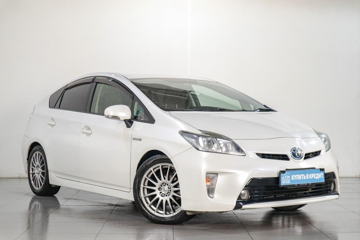 Лифтбек Toyota Prius 2015 года, 1489000 рублей, Челябинск