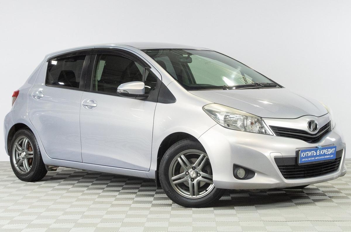 Хетчбэк Toyota Vitz 2013 года, 799000 рублей, Челябинск