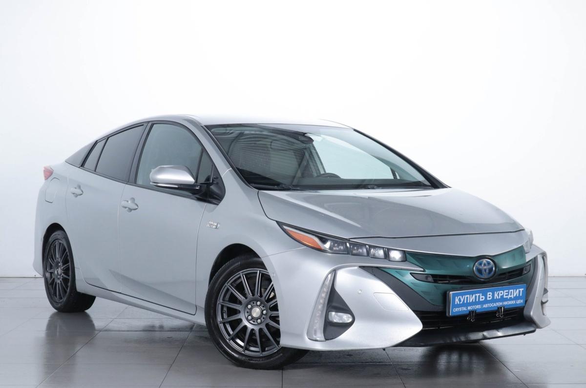 Хетчбэк Toyota Prius PHV 2017 года, 2449000 рублей, Челябинск