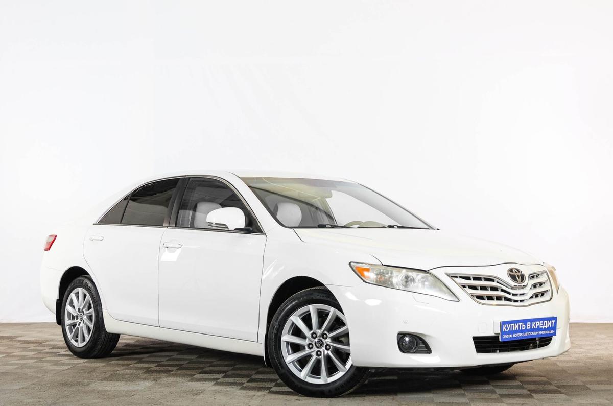Седан Toyota Camry 2010 года, 1379000 рублей, Тюмень