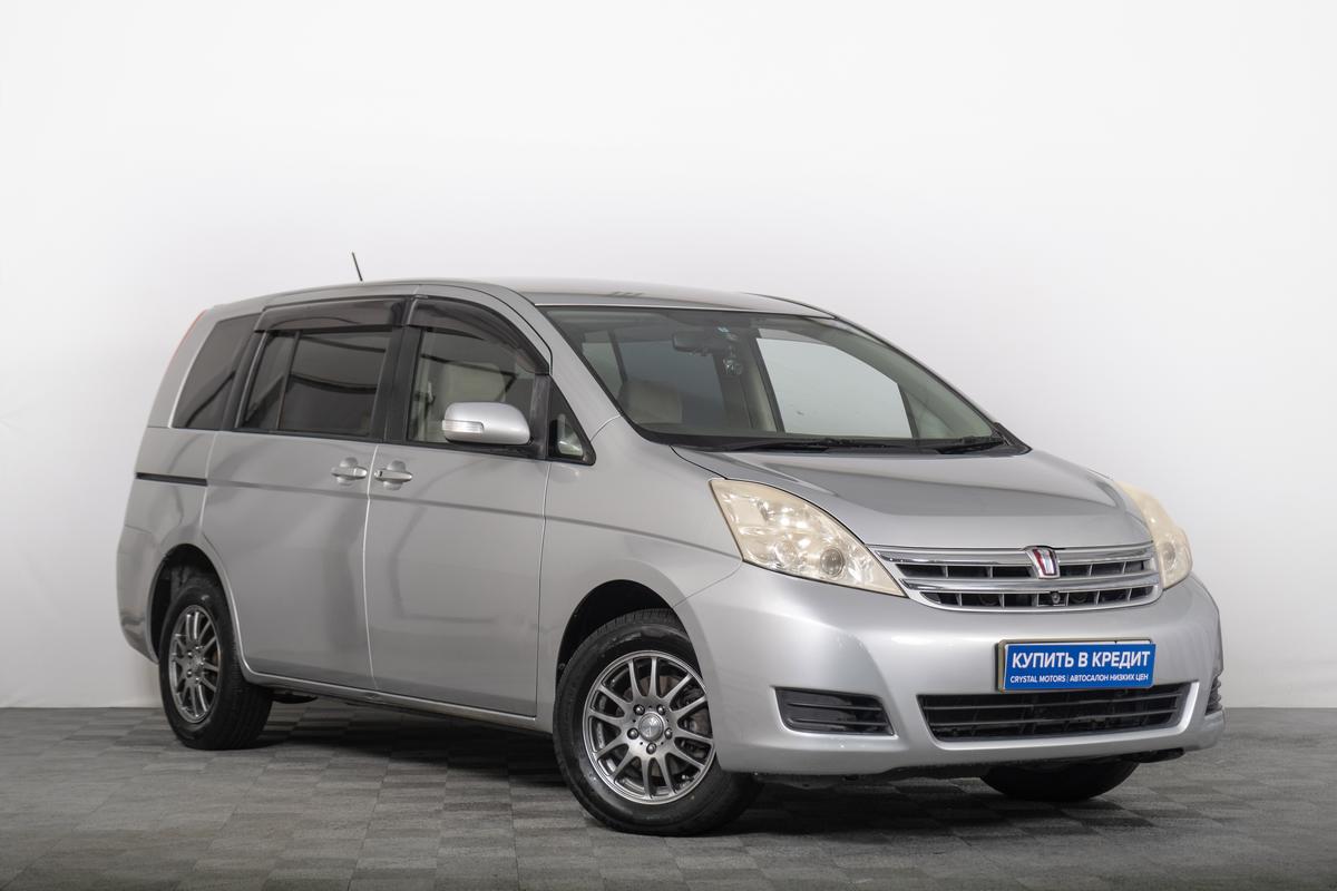 Минивэн Toyota Isis 2009 года, 1229000 рублей, Томск