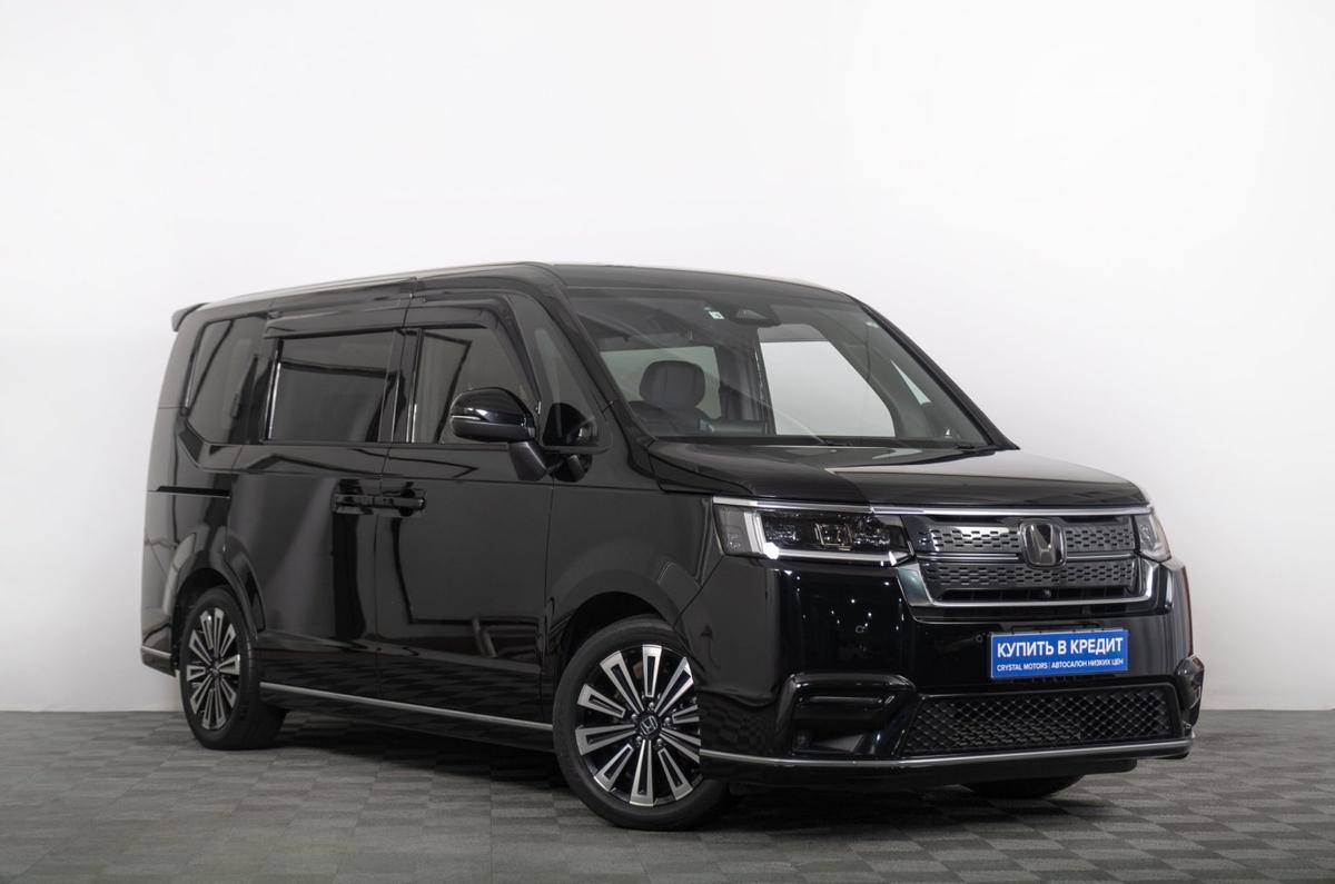 Минивэн Honda Stepwgn Spada 2022 года, 3259000 рублей, Томск
