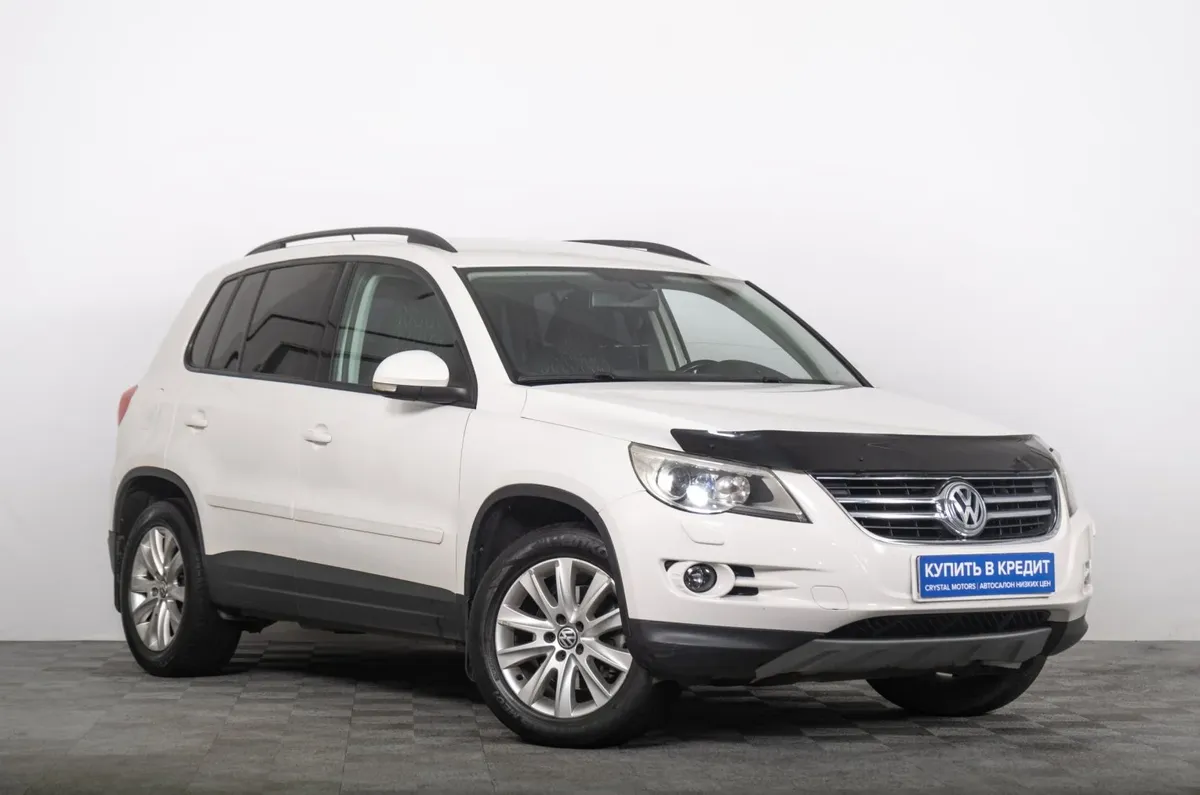 Внедорожник Volkswagen Tiguan 2010 года, 1179000 рублей, Томск