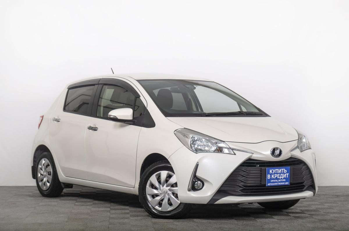Хетчбэк Toyota Vitz 2018 года, 1019000 рублей, Томск