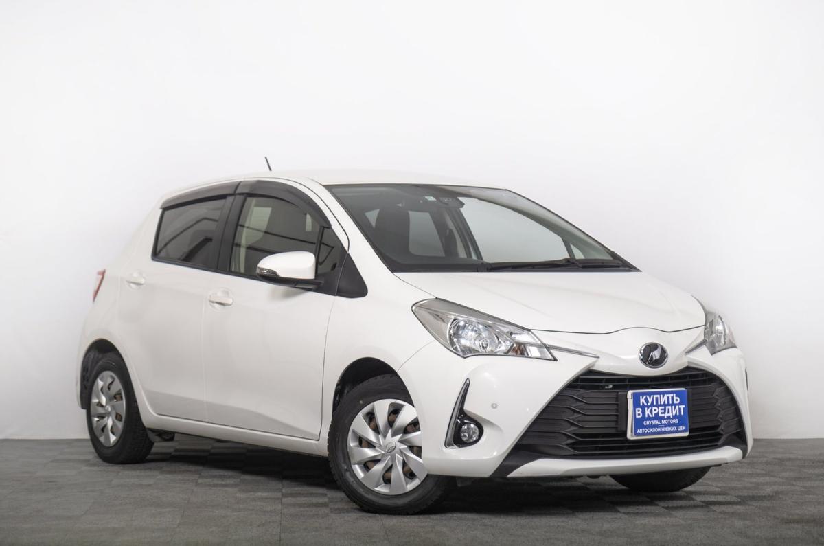 Хетчбэк Toyota Vitz 2017 года, 1049000 рублей, Томск