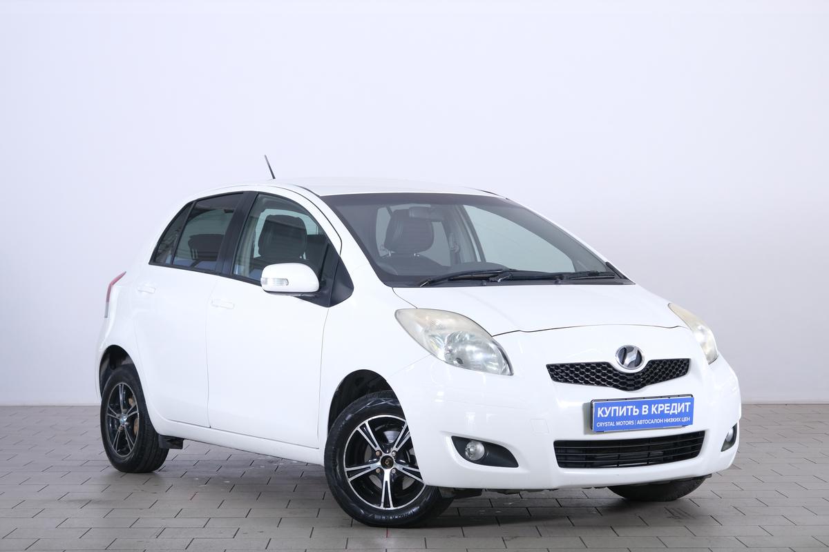 Хетчбэк Toyota Vitz 2009 года, 729000 рублей, Омск