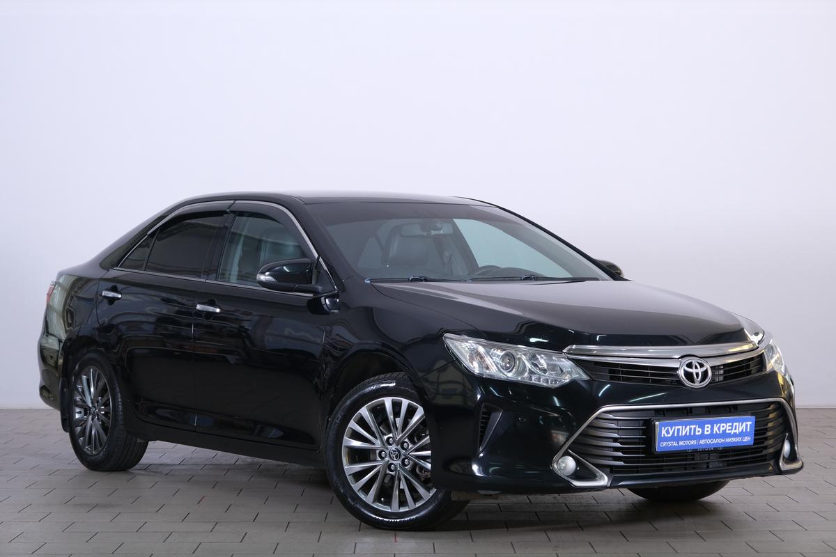 Седан Toyota Camry 2016 года, 2339000 рублей, Омск