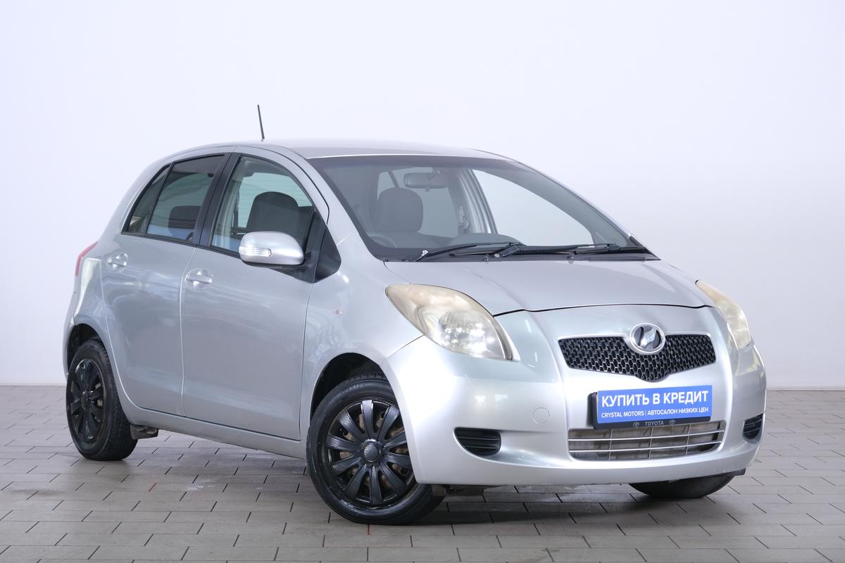 Хетчбэк Toyota Vitz 2010 года, 789000 рублей, Омск