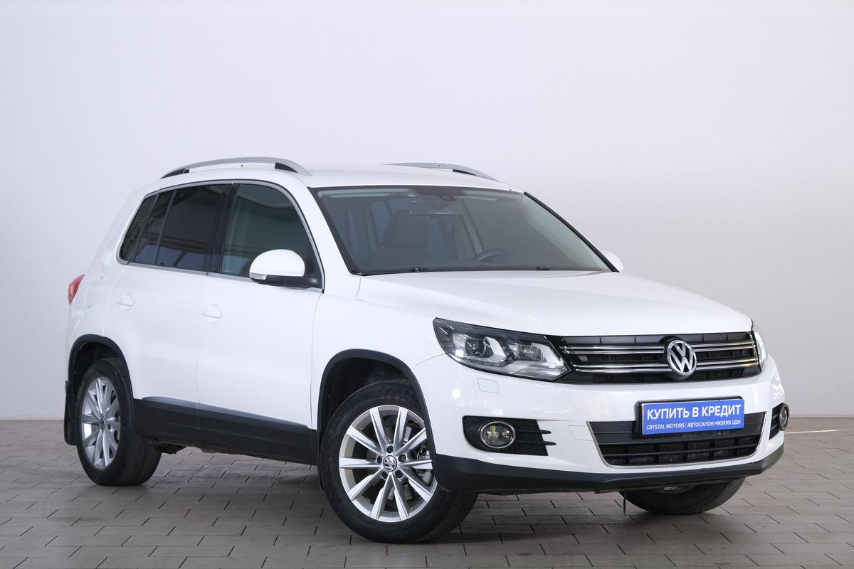 Внедорожник Volkswagen Tiguan 2012 года, 1319000 рублей, Омск