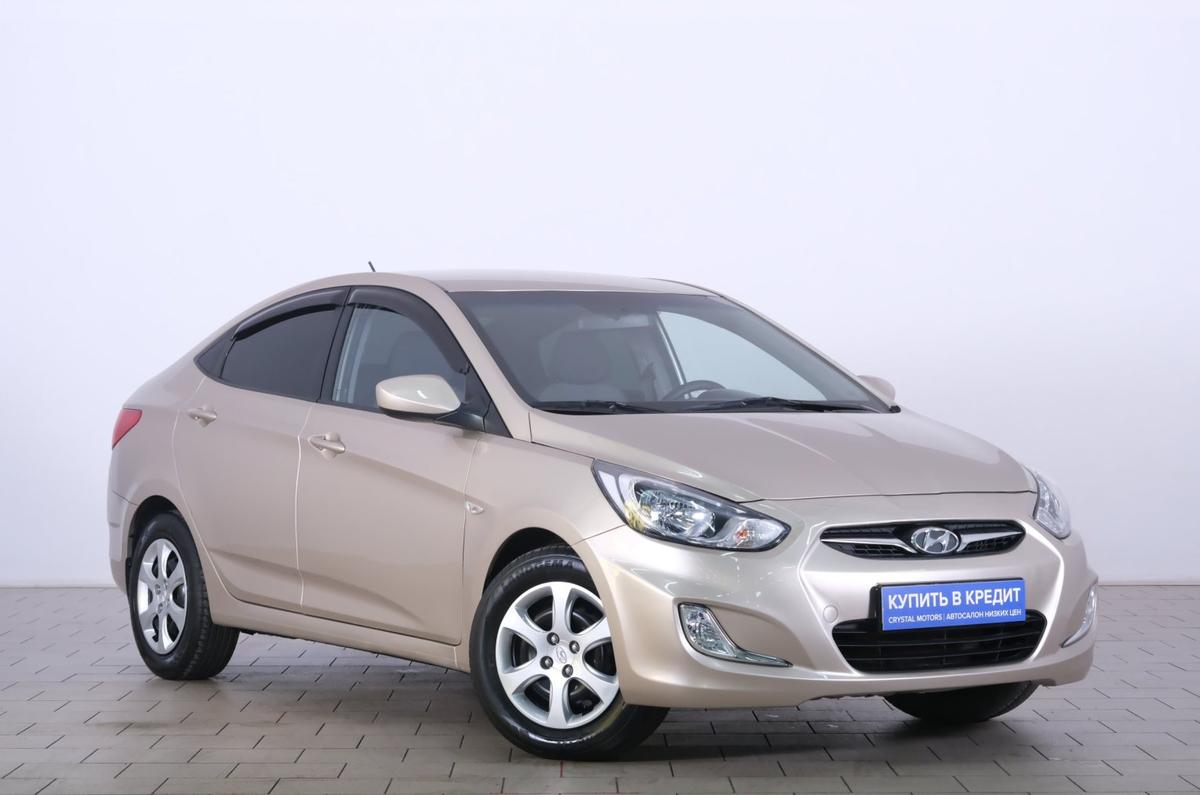 Седан Hyundai Solaris 2011 года, 879000 рублей, Омск