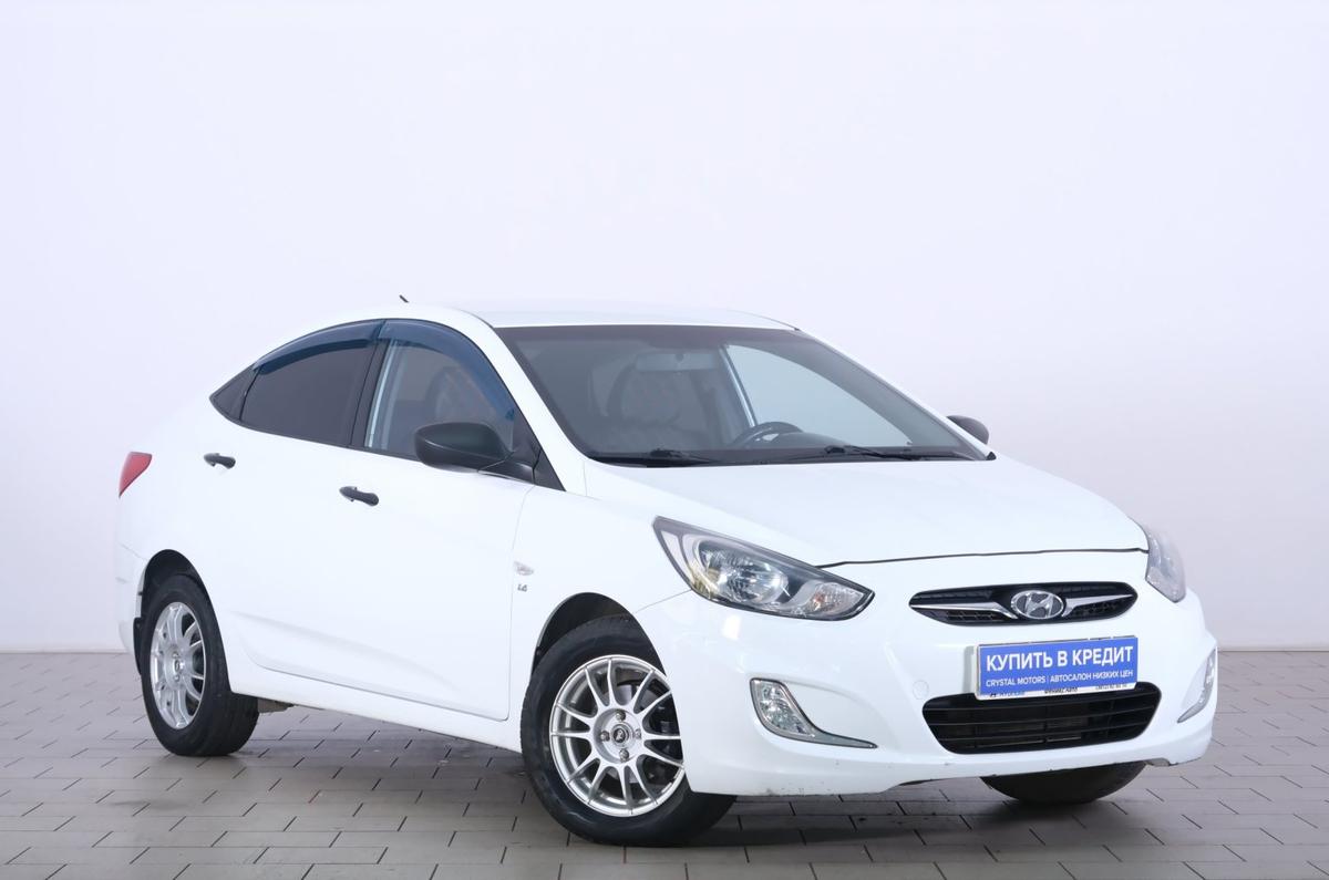 Седан Hyundai Solaris 2014 года, 819000 рублей, Омск