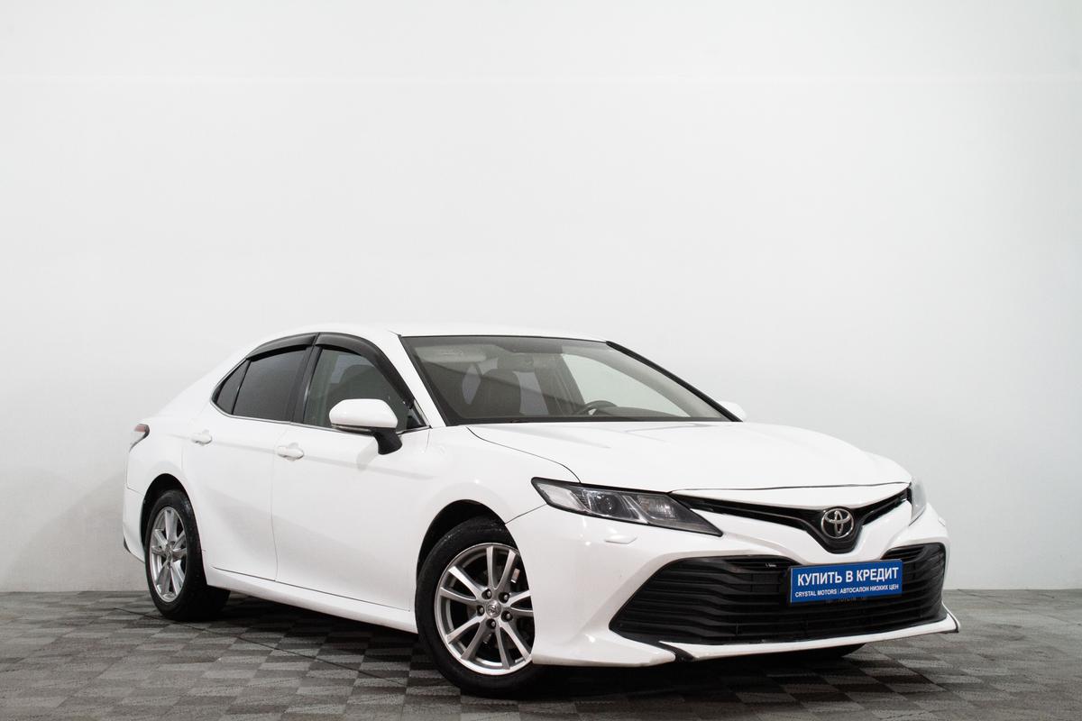 Седан Toyota Camry 2019 года, 1539000 рублей, Сургут