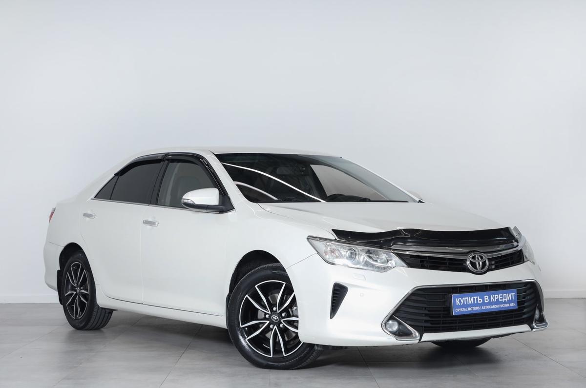 Седан Toyota Camry 2016 года, 2049000 рублей, Новосибирск