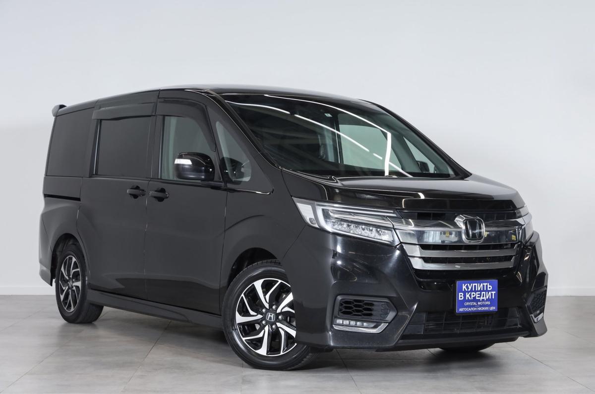 Минивэн Honda Stepwgn Spada 2017 года, 1999000 рублей, Новосибирск