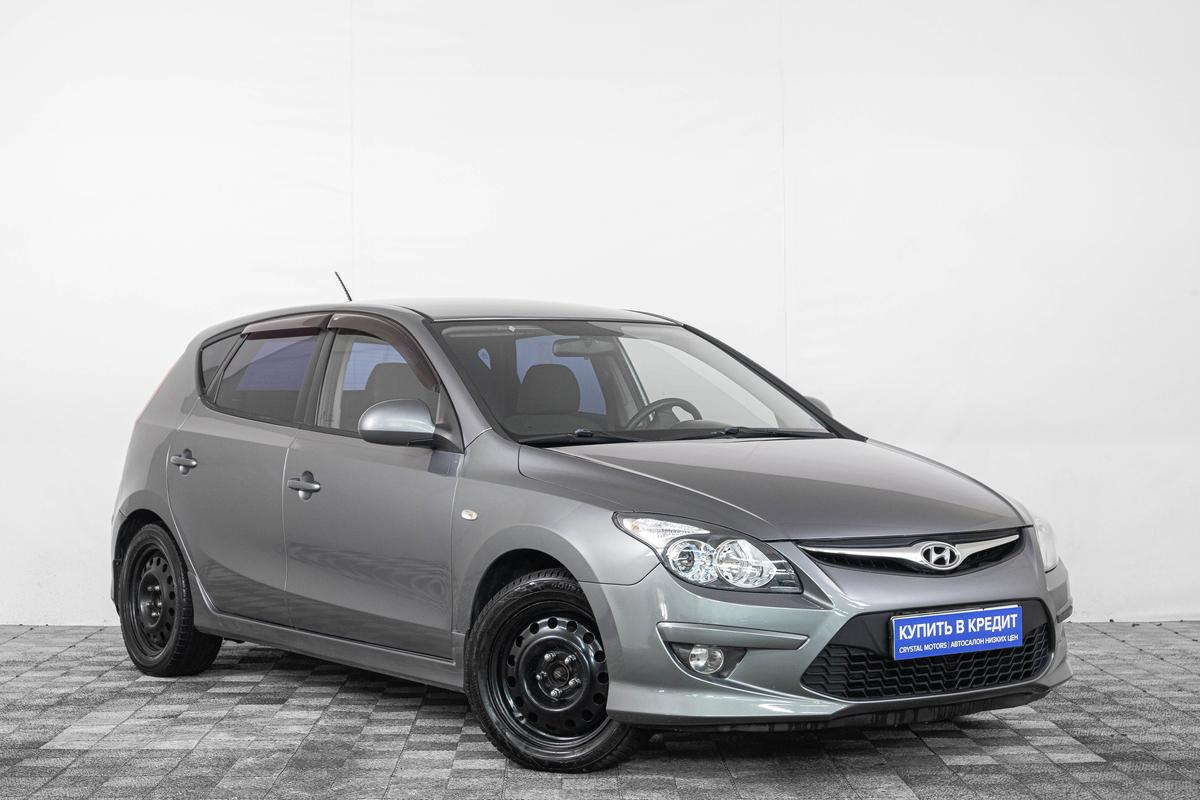 Хетчбэк Hyundai i30 2011 года, 749000 рублей, Кемерово