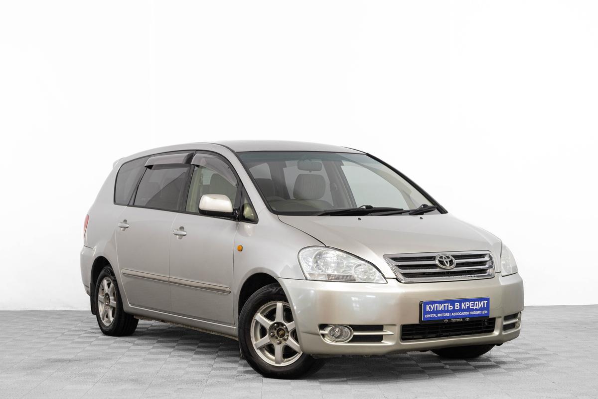 Минивэн Toyota Ipsum 2002 года, 649000 рублей, Барнаул