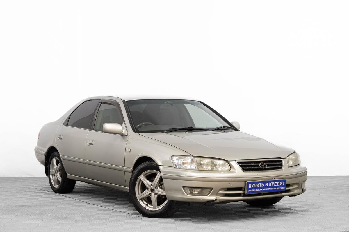 Седан Toyota Camry Gracia 2000 года, 499000 рублей, Барнаул