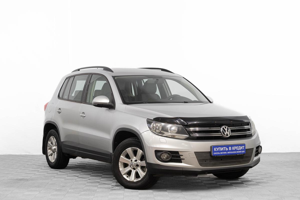 Внедорожник Volkswagen Tiguan 2012 года, 1449000 рублей, Барнаул
