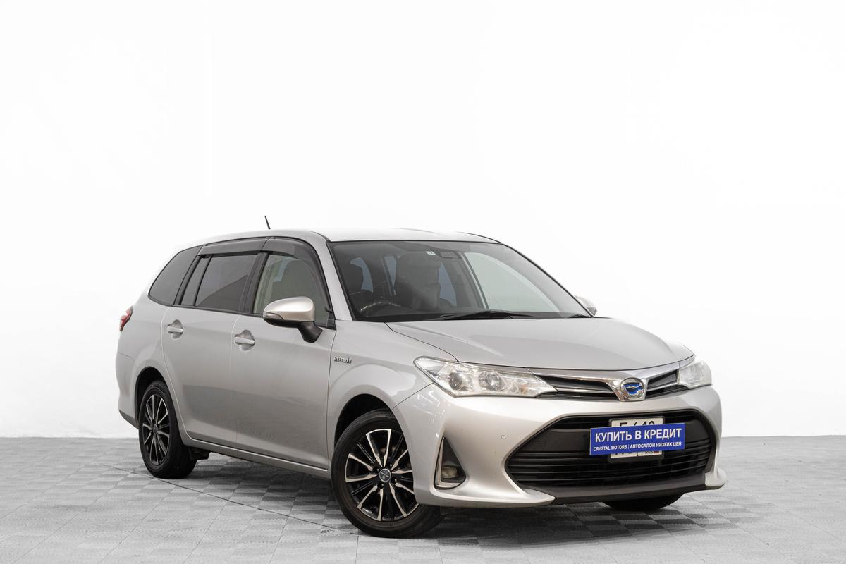 Универсал Toyota Corolla Fielder 2019 года, 1419000 рублей, Барнаул