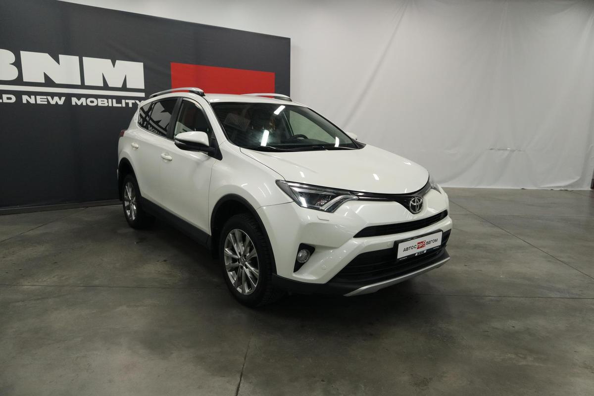 Внедорожник Toyota RAV4 2016 года, 2270000 рублей, Курск
