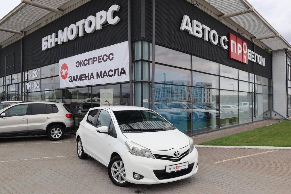 Хэтчбек Toyota Yaris 2012 года, 1140000 рублей, Мирное