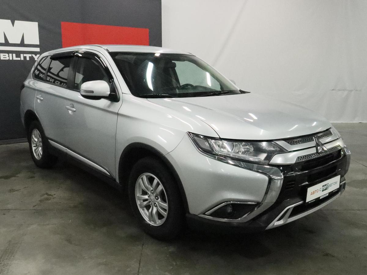 Внедорожник Mitsubishi Outlander 2018 года, 2010000 рублей, Курск