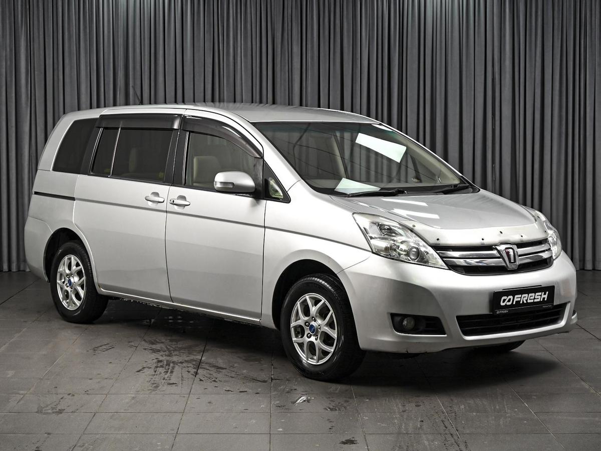 Минивэн Toyota Isis 2011 года, 899000 рублей, Ставрополь