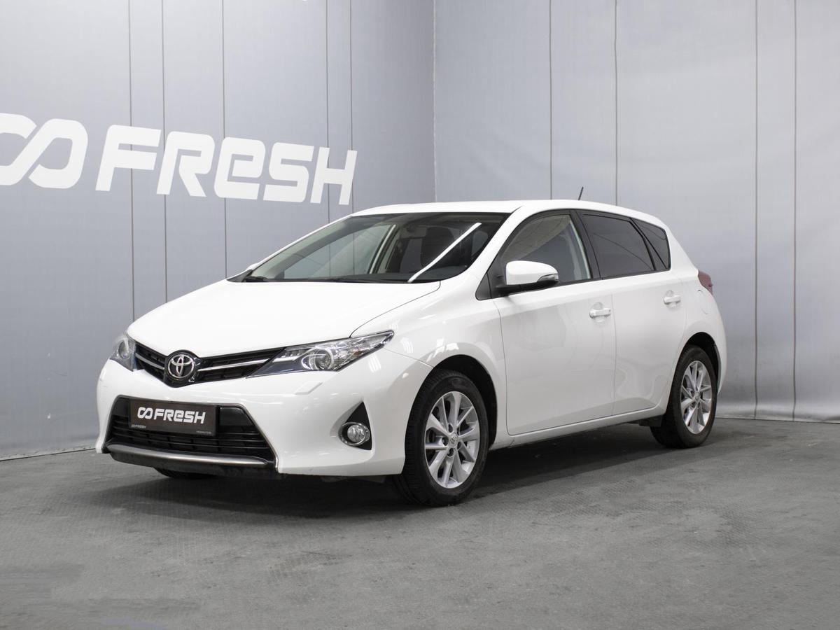 Хетчбэк Toyota Auris 2015 года, 1439000 рублей, Омск