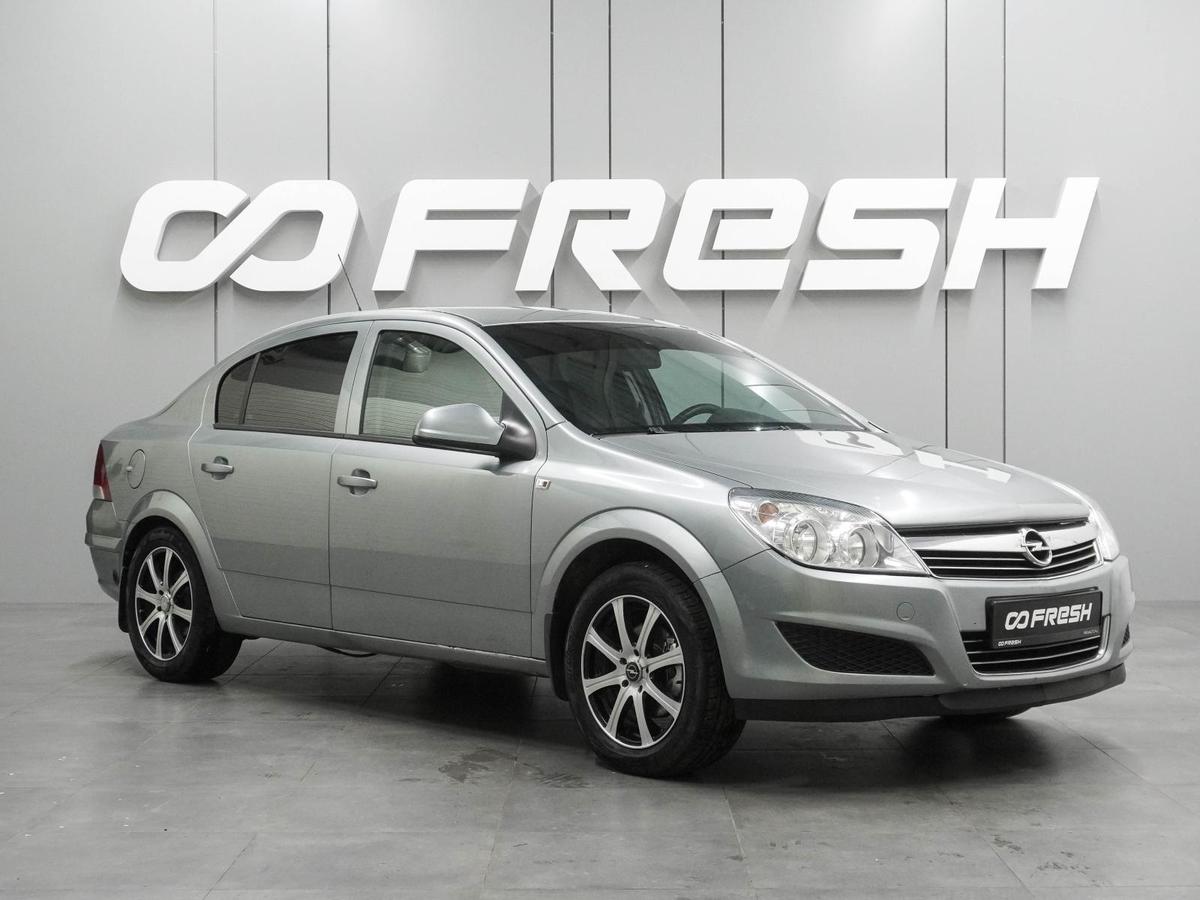 Седан Opel Astra 2011 года, 580000 рублей, Воронеж