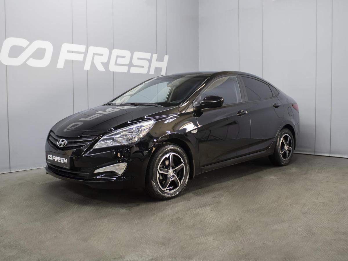 Седан Hyundai Solaris 2014 года, 910000 рублей, Омск