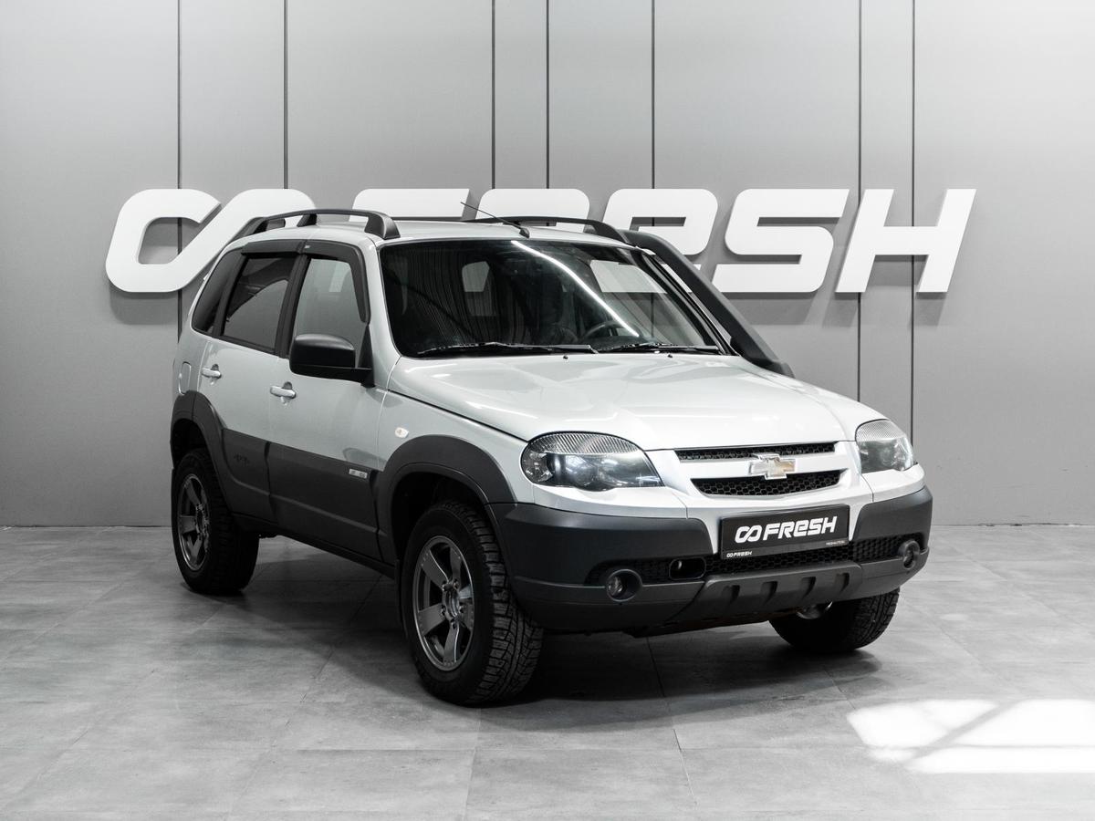 Внедорожник Chevrolet Niva 2018 года, 720000 рублей, Тюмень