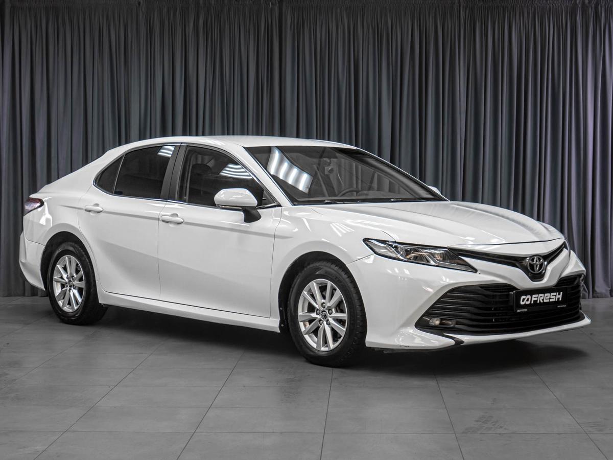 Седан Toyota Camry 2019 года, 1999000 рублей, Тюмень