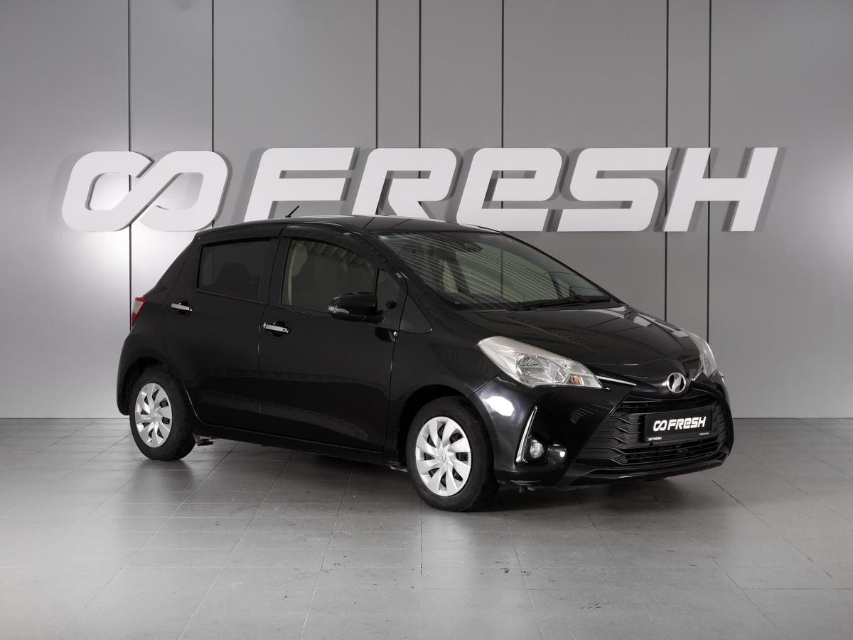 Хетчбэк Toyota Vitz 2018 года, 990000 рублей, Красный Пахарь
