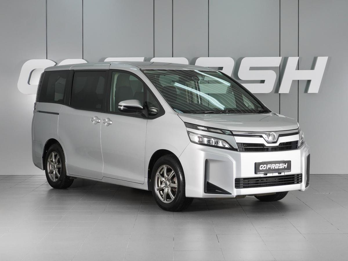 Минивэн Toyota Voxy 2017 года, 1865000 рублей, Минеральные Воды