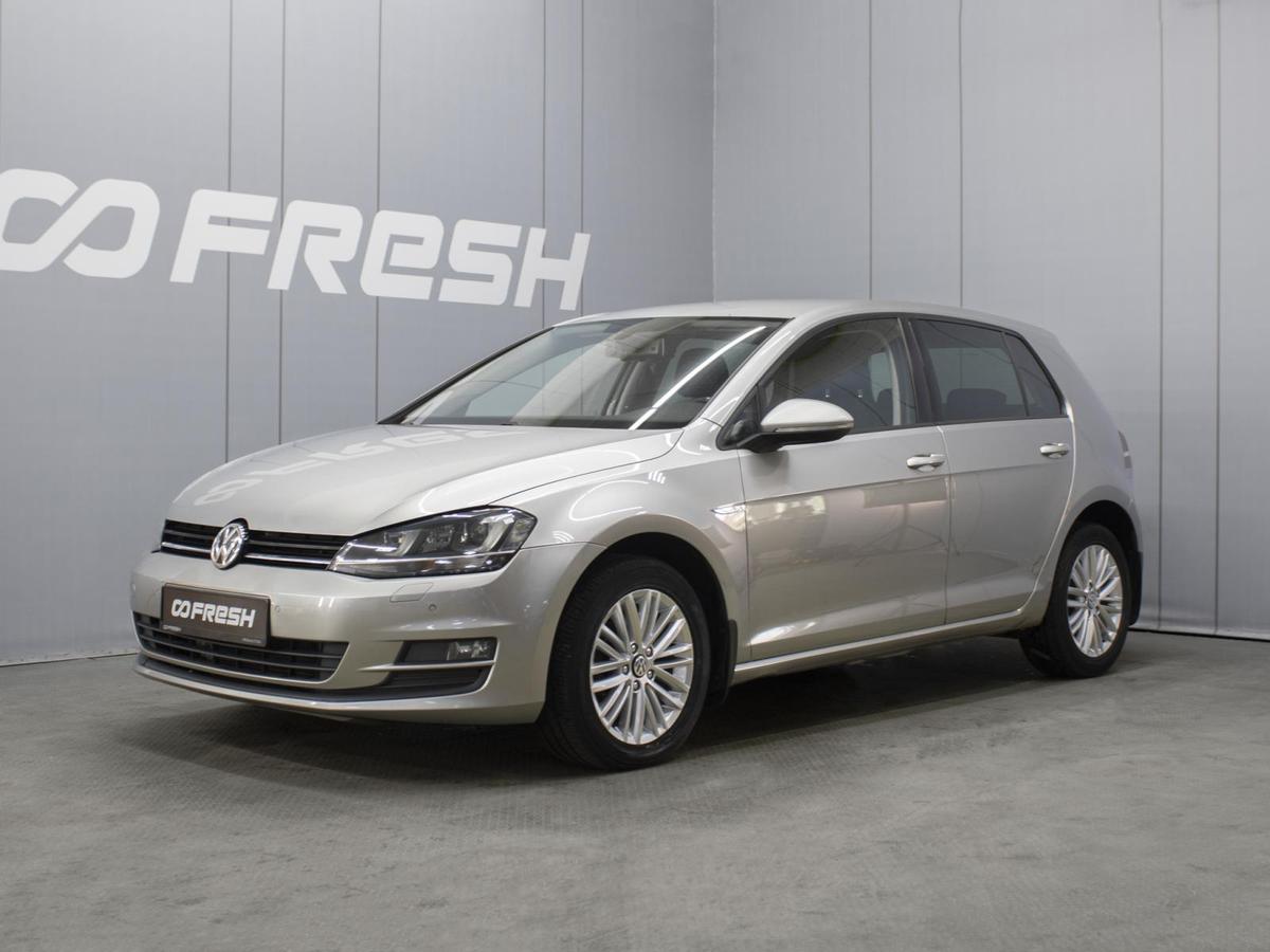 Хетчбэк Volkswagen Golf 2014 года, 1300000 рублей, Омск