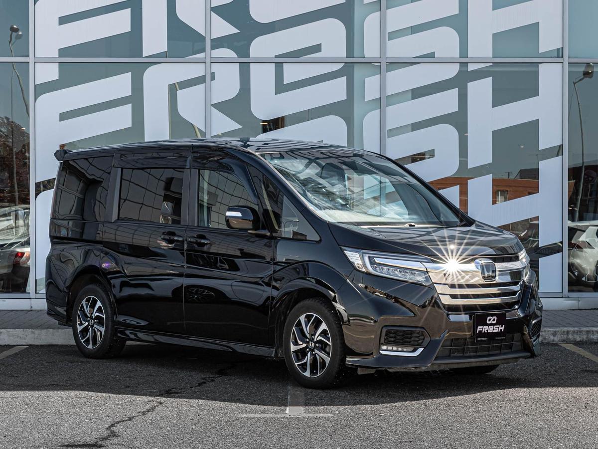Минивэн Honda Stepwgn Spada 2018 года, 2069000 рублей, Краснодар