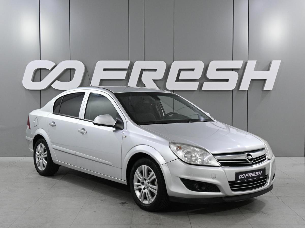 Седан Opel Astra 2010 года, 530000 рублей, Аксай