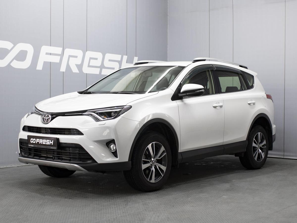 Внедорожник Toyota RAV4 2015 года, 2850000 рублей, Омск