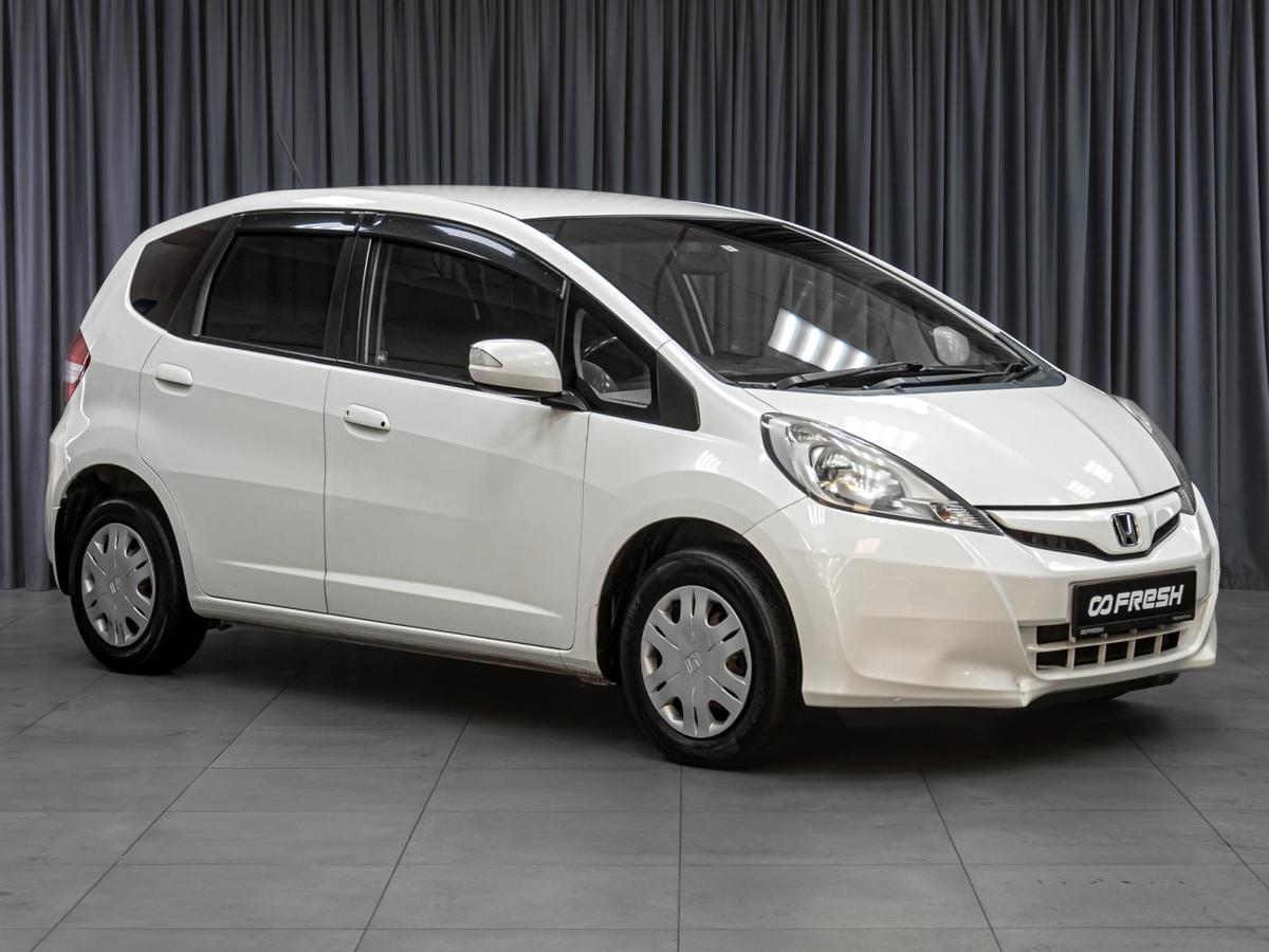 Хетчбэк Honda Fit 2012 года, 829000 рублей, Тюмень