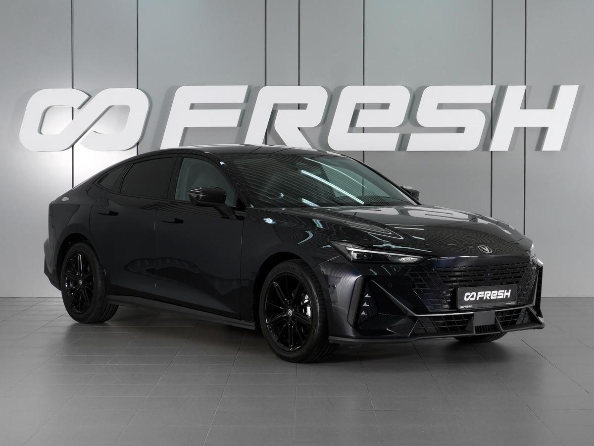 Лифтбек Changan UNI-V 2024 года, 2098000 рублей, Красный Пахарь