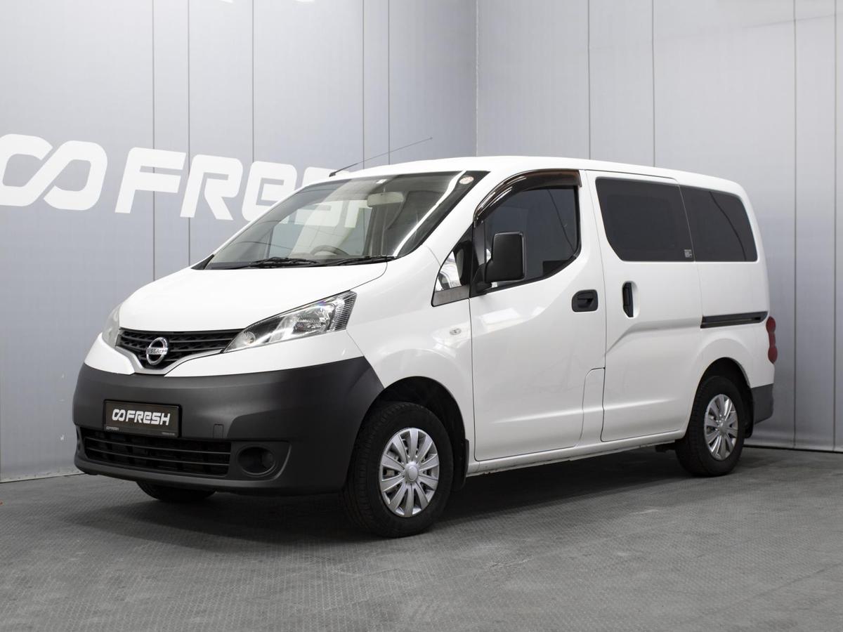 Фургон Nissan NV200 2015 года, 1240000 рублей, Омск