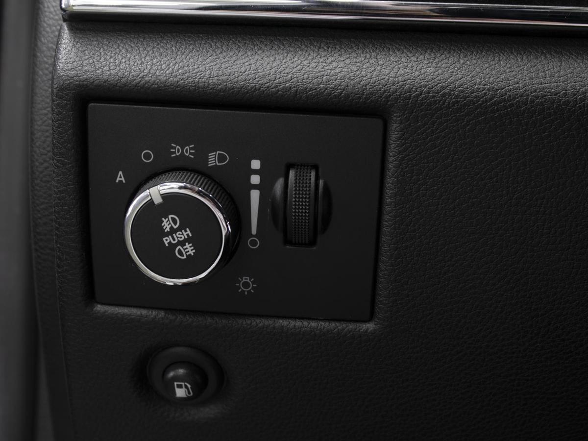 Внедорожник Jeep Grand Cherokee 2012 года, 1450000 рублей, Омск